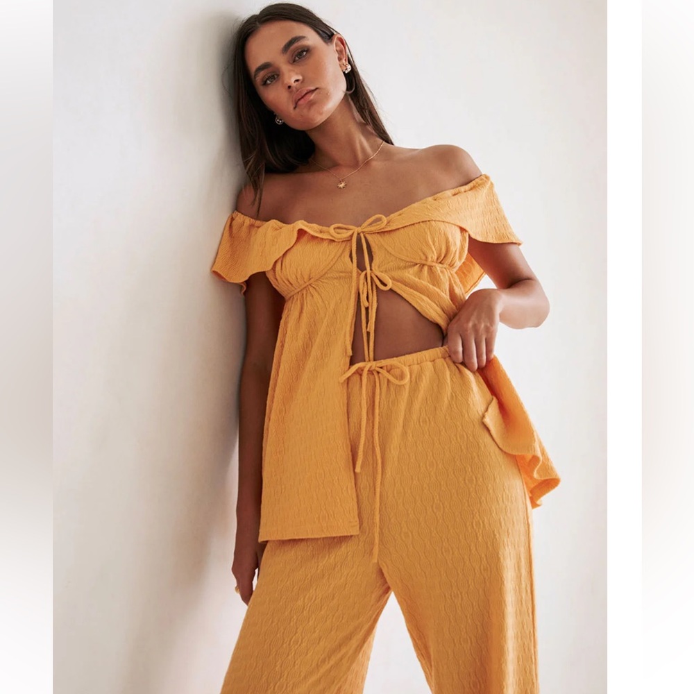 Sabo Skirt Yellow Gold Kayla On or Off Shoulder Tie Front Open Top New